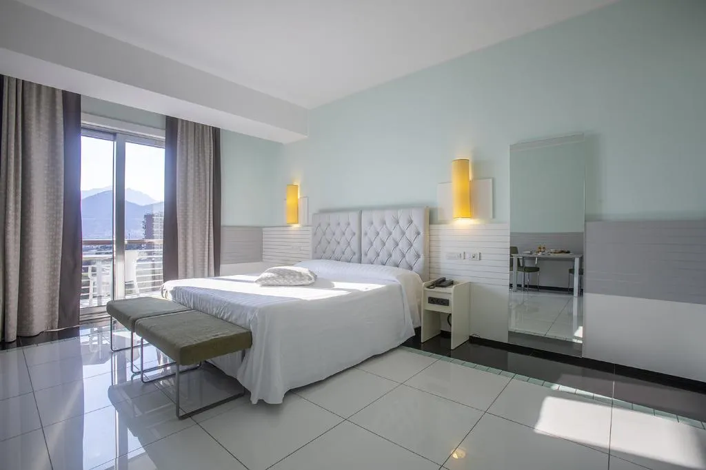 SINGLE SUPERIOR Room, Grand Hotel Salerno, Naples