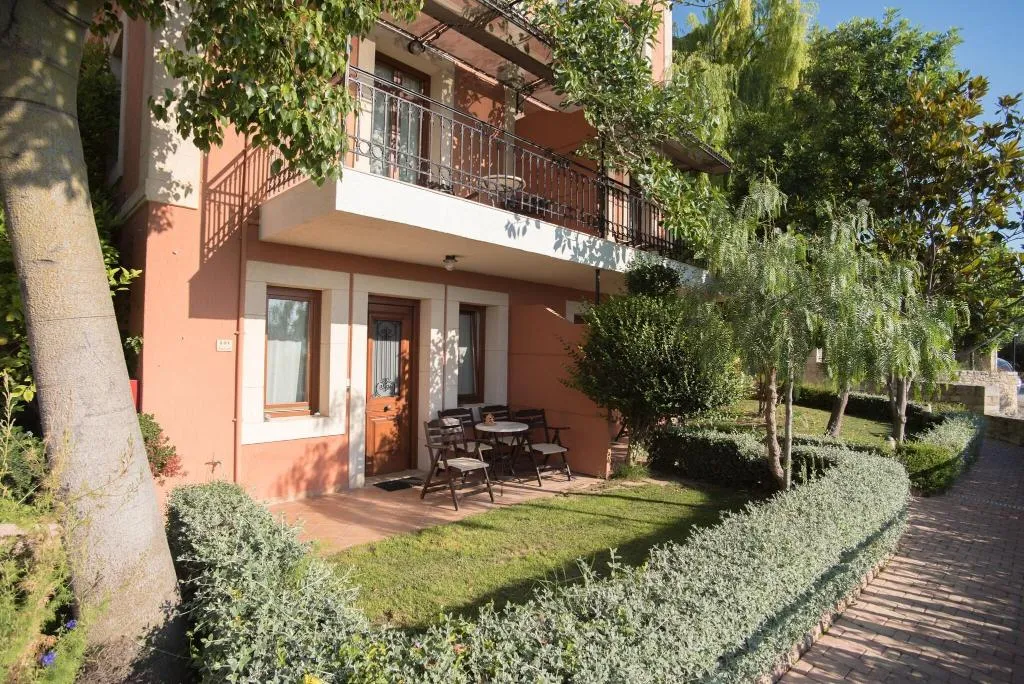 Terrace, Katalagari Country Suites, Crete