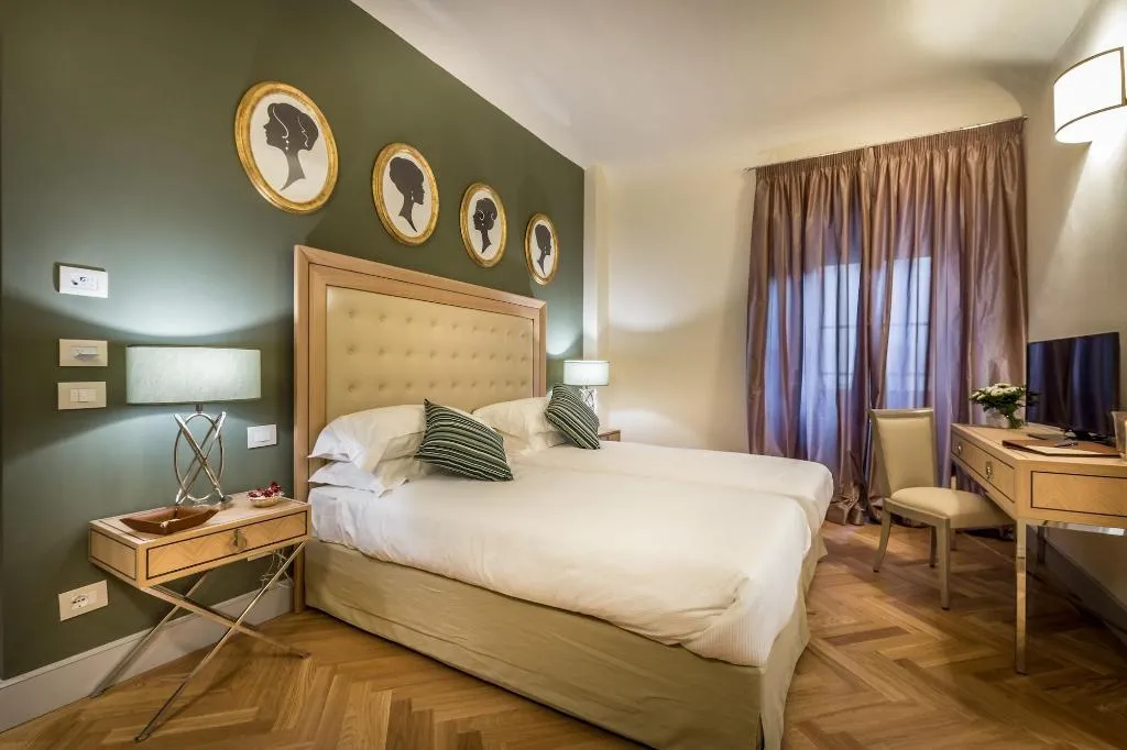 Room, Palazzo Ridolfi, Florence