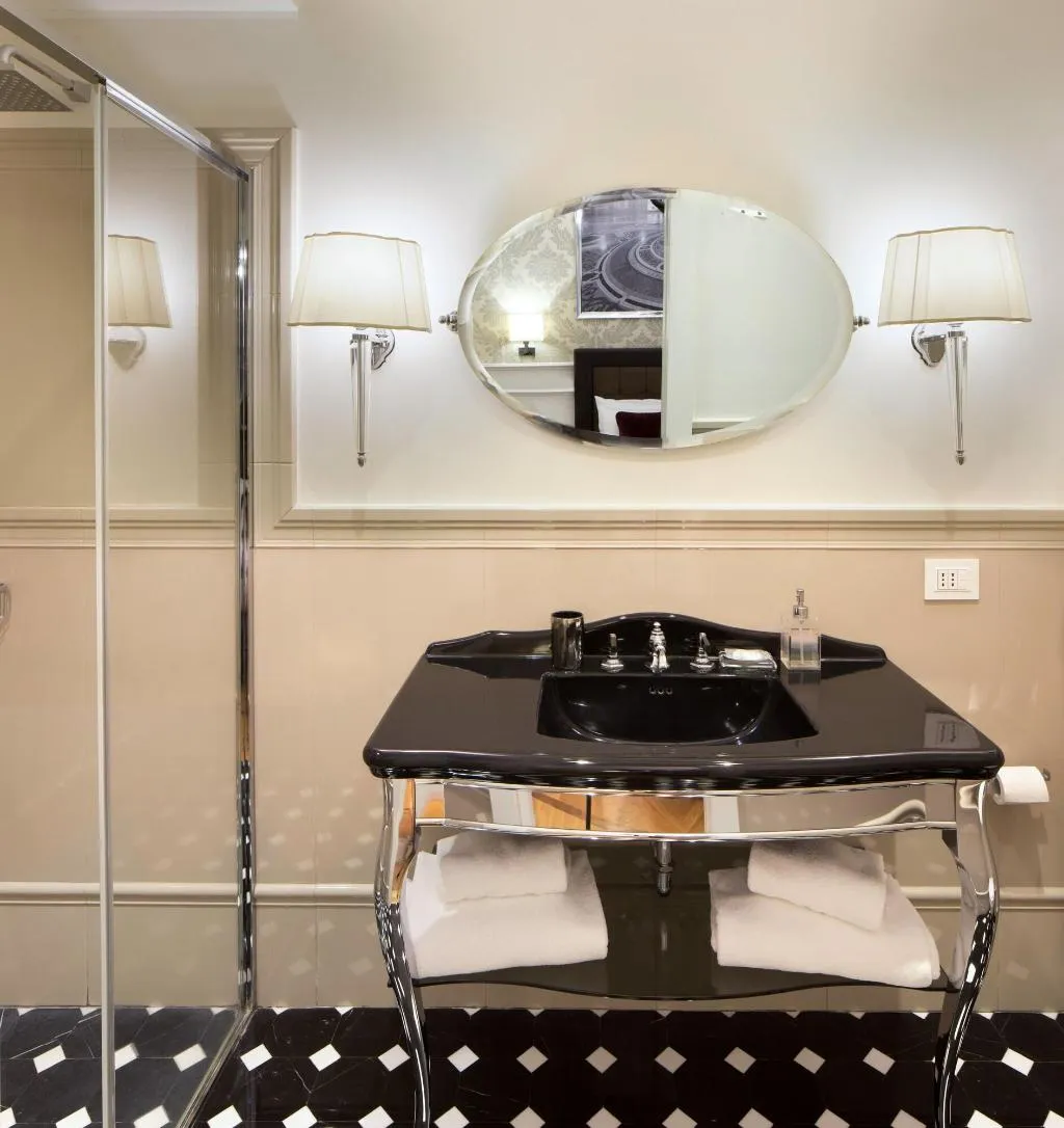 Room, Luxury Duomo Rooms, Milan