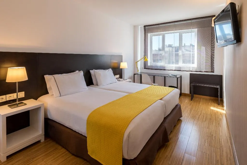 DOUBLE CAPACITY 3 Room, Rafaelhoteles Atocha, Madrid