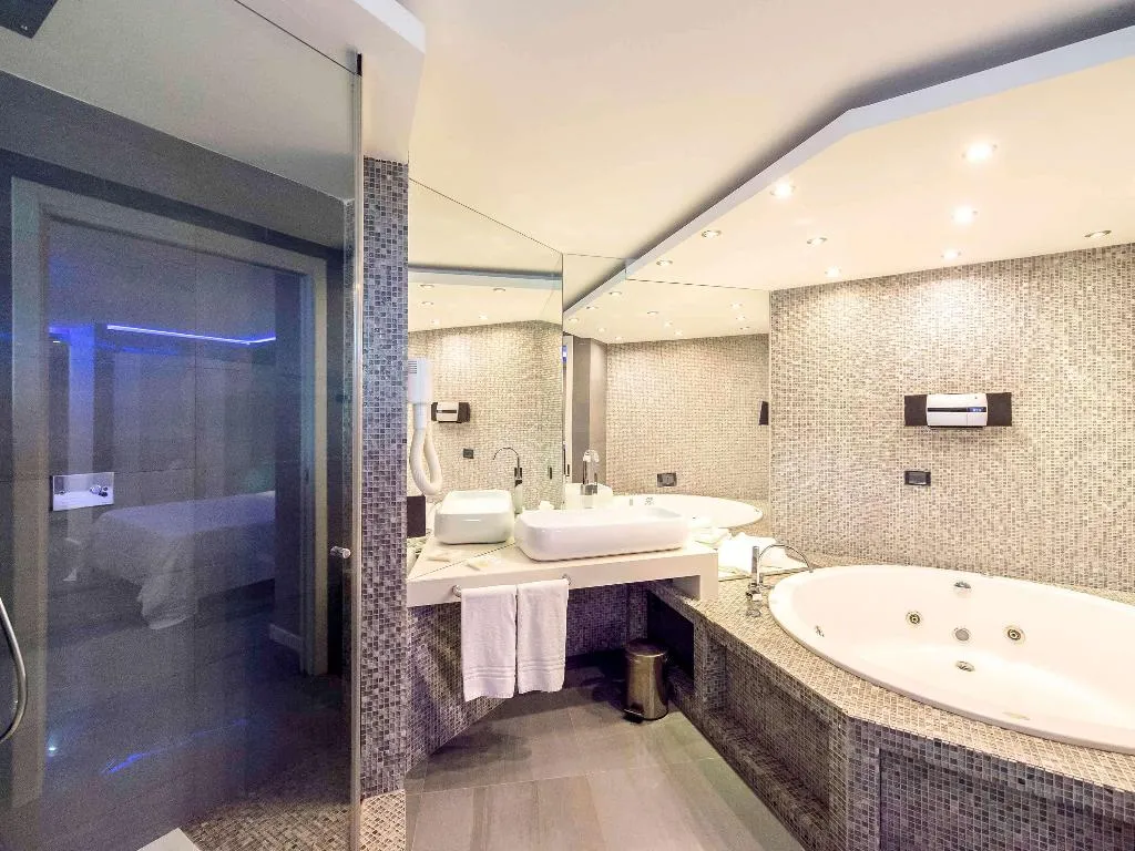 JUNIOR SUITE STANDARD Room, Cristal Hotel Palermo, Palermo