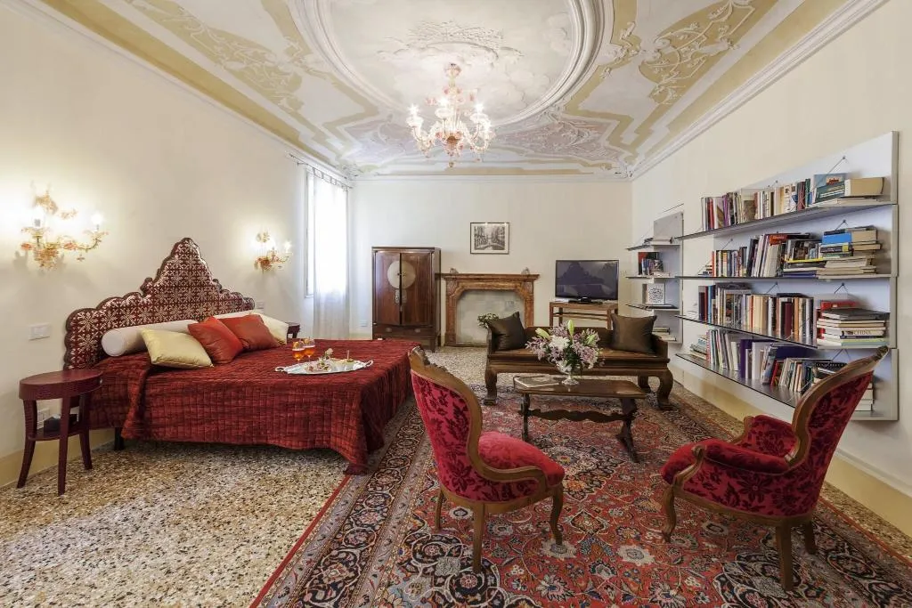 SUITE SUPERIOR WITH DOUBLE BED Room, Palazzetto Pisani, Venice
