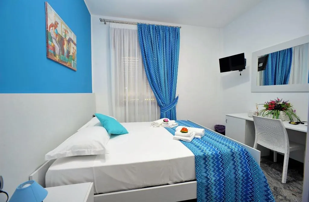Room, B&B Cornelia, Naples