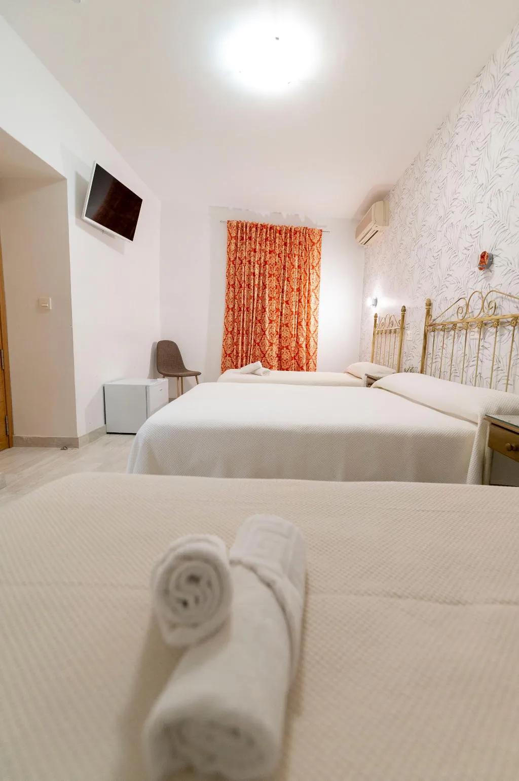 QUADRUPLE THREE BEDS Room, Hotel Manzanito, Andalucia