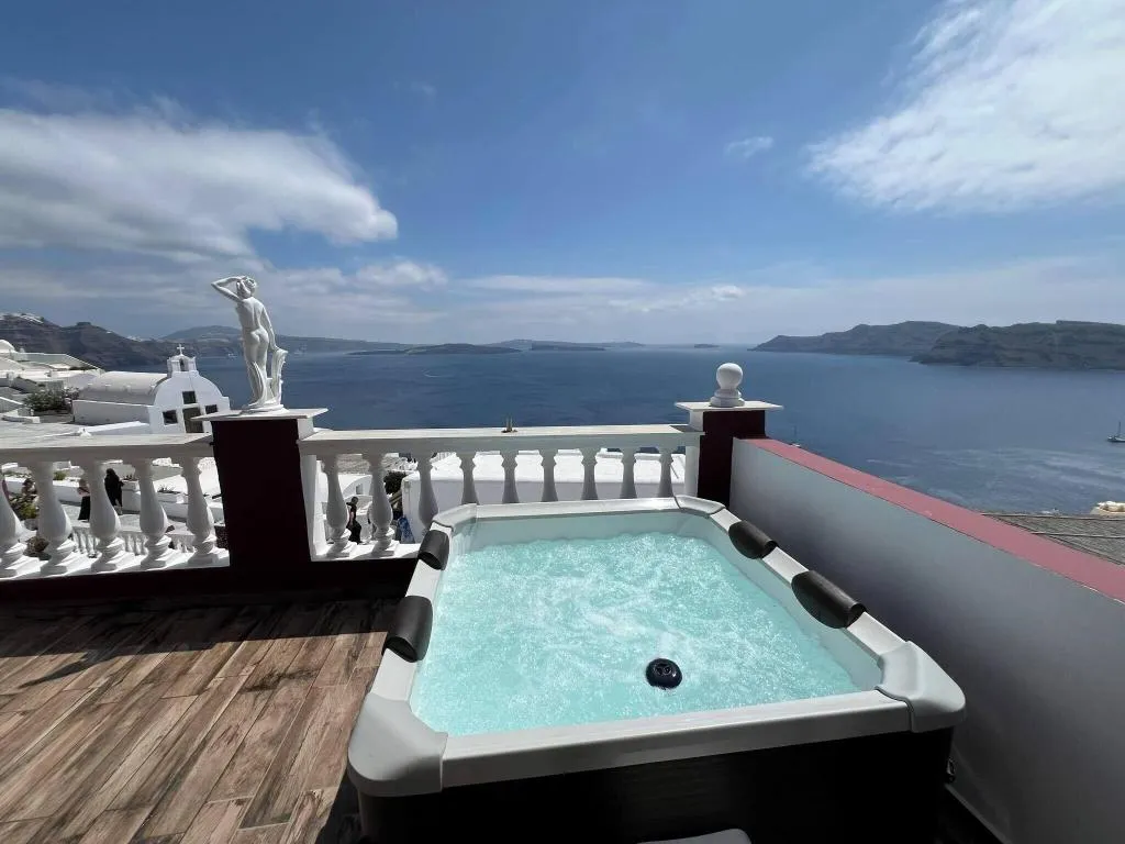 Pool, Maryloujohn Villas, Santorini