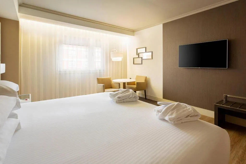 Room, Marriott Hotel Madrid Auditorium, Madrid