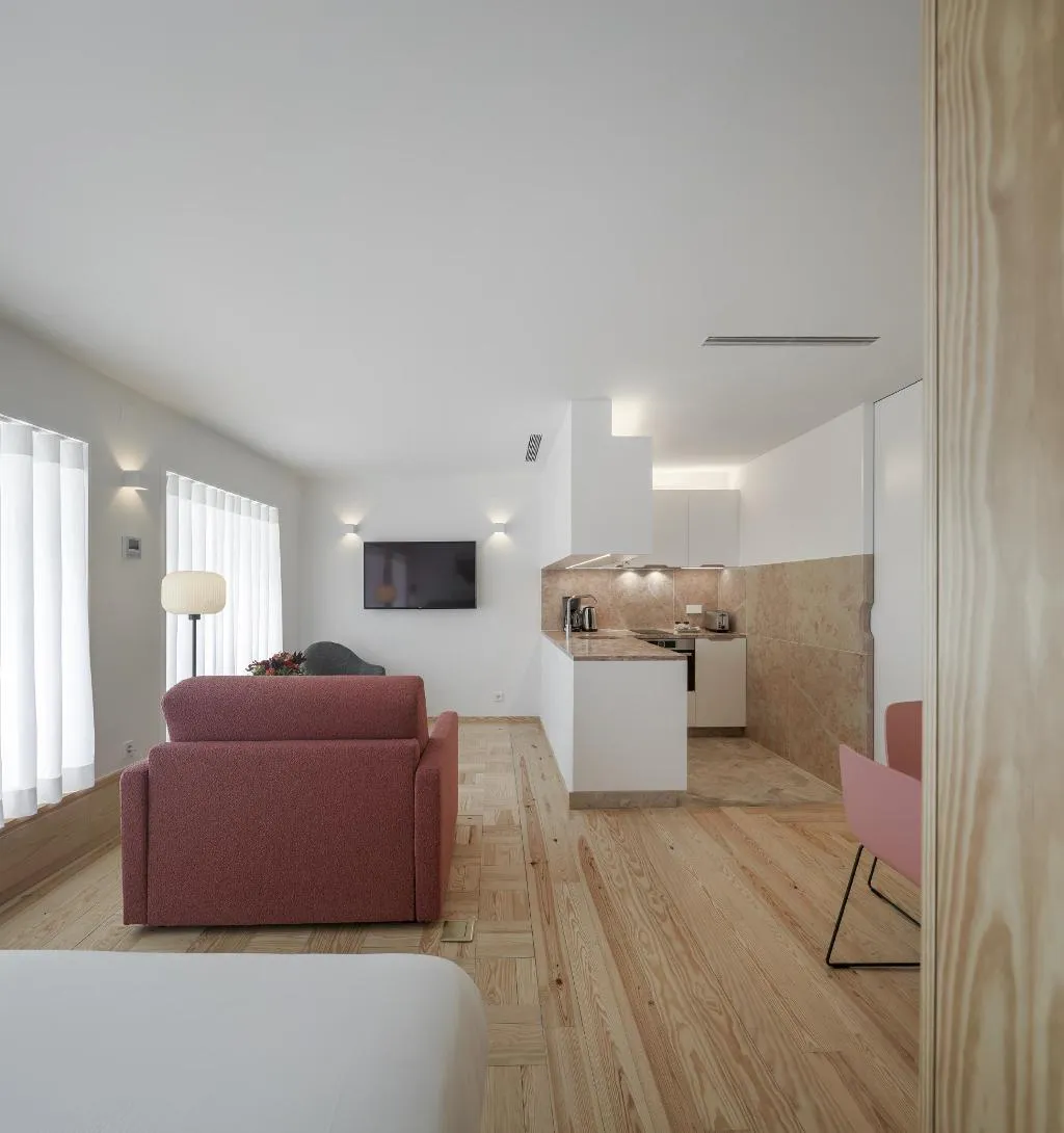 STUDIO STANDARD Room, Lisbon Serviced Apartments - Principe Real, Lisbon