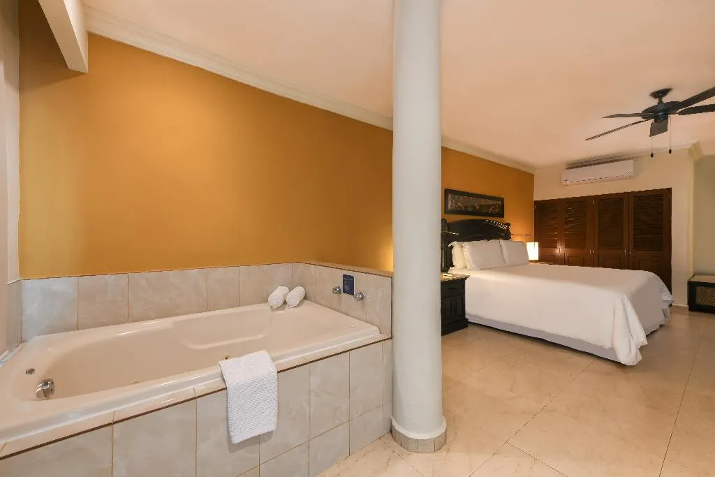 JUNIOR SUITE STANDARD Room, El Dorado Seaside Palms Spa Resort-All Inclusive, Cancun Area