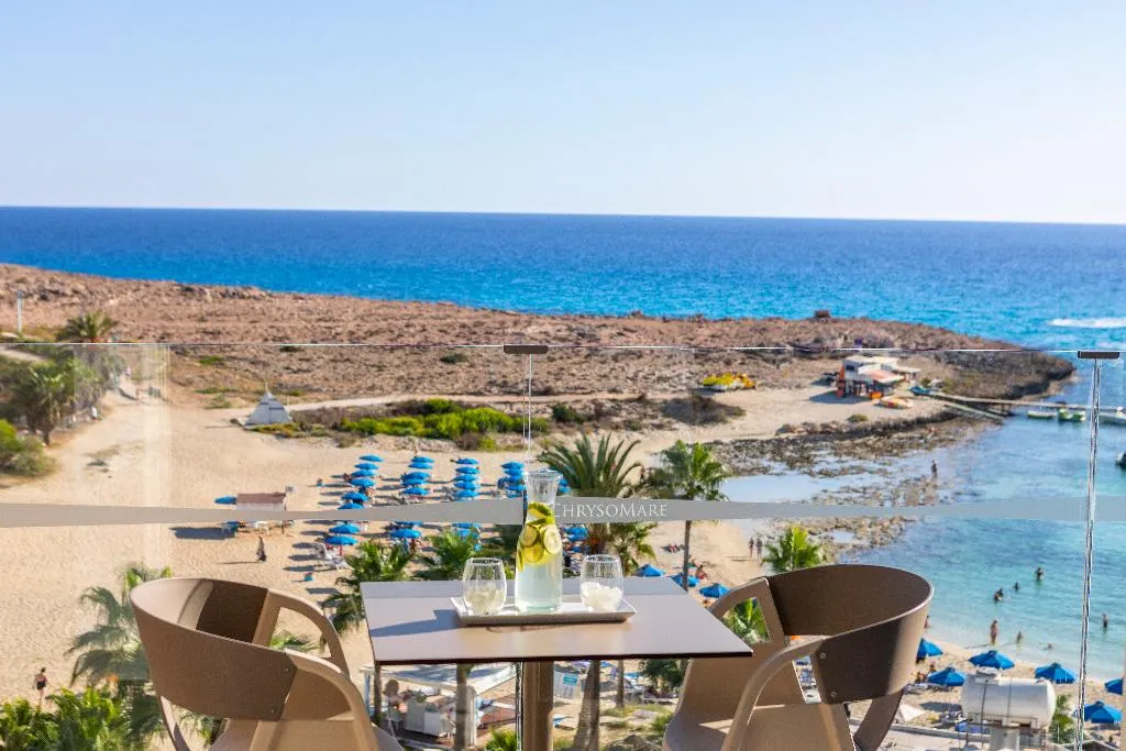 TWIN SEA FRONT Room, Chrysomare Beach Hotel & Resort, Cyprus