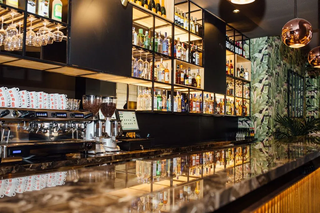 Bar, Malcom and Barret, Valencia