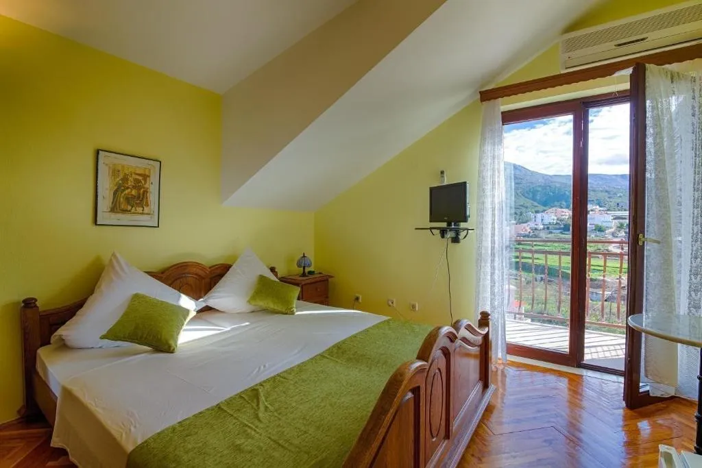 Room, Bed & Breakfast Senator, Split