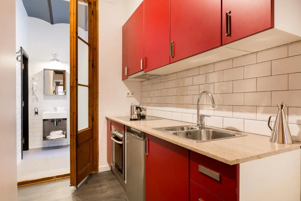 APARTMENT CAPACITY 7 THREE BEDROOMS Room, La Mare by The Streets, Barcelona
