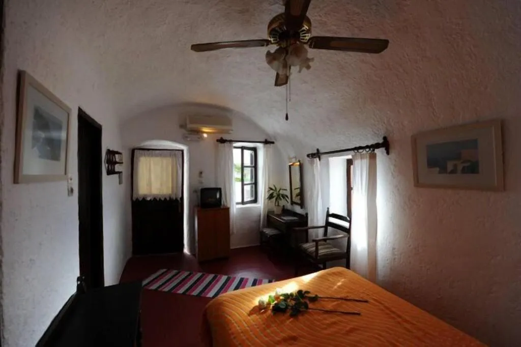 SINGLE STANDARD Room, Kavalari Hotel, Santorini