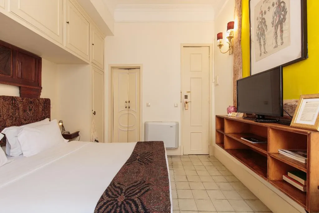DOUBLE BASIC Room, Independente Príncipe Real, Lisbon