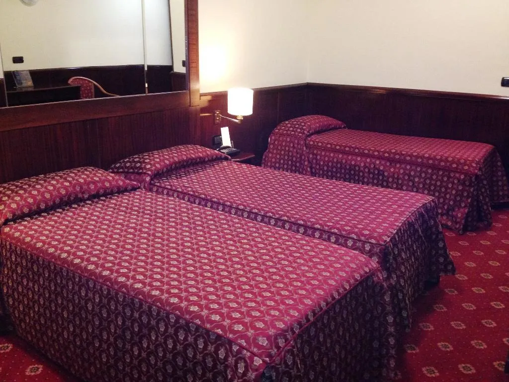 TRIPLE STANDARD Room, Regent, Rome