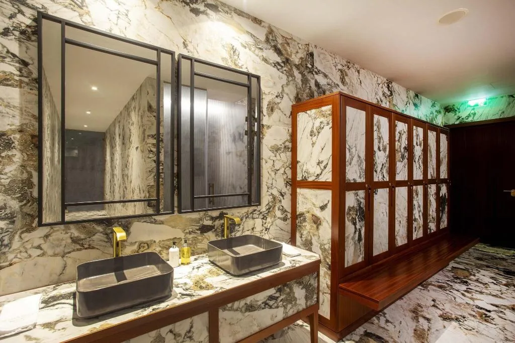 Sports and Entertainment, Wine & Books Porto Hotel, Porto