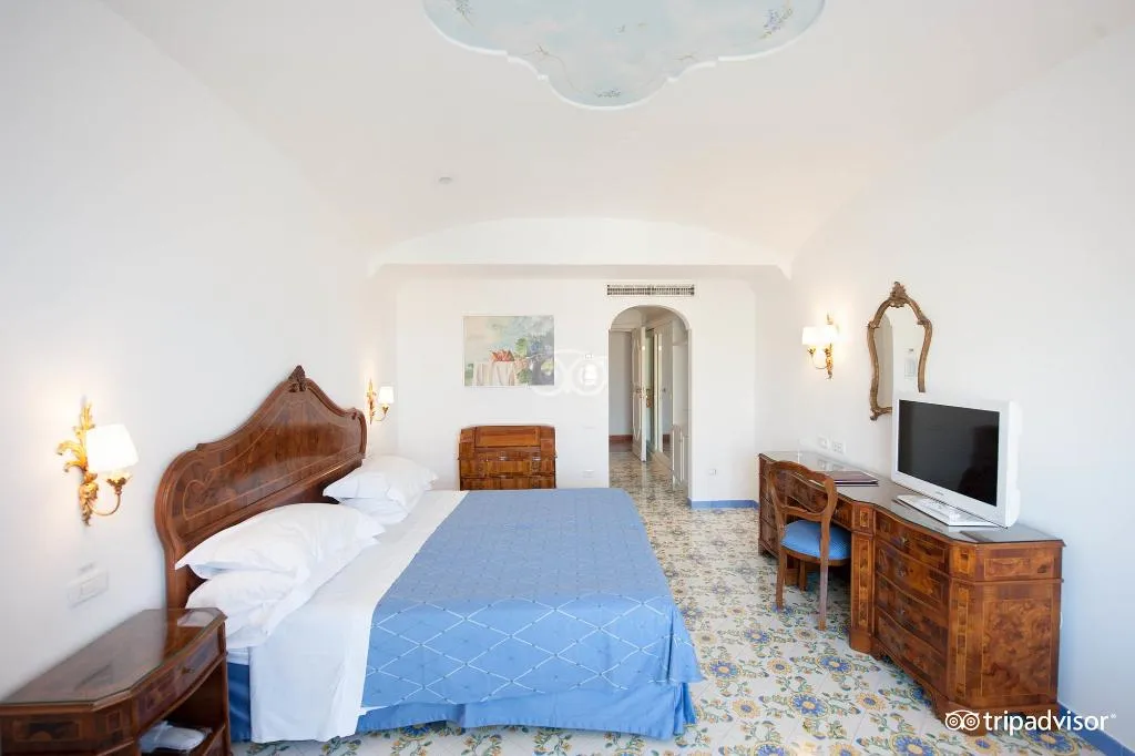 Double or Twin DELUXE GARDEN VIEW Room, Grand Hotel la Favorita, Naples