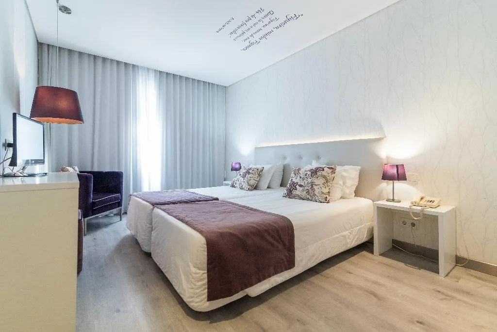 Room, Costa de Prata I, Porto