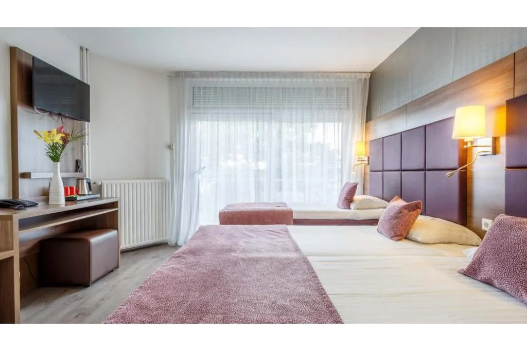 TRIPLE STANDARD Room, Victorie Hotel, Amsterdam
