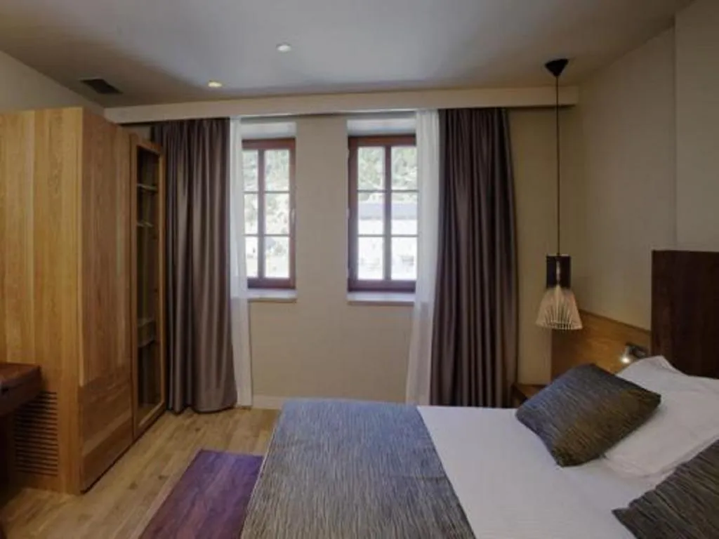 FAMILY ROOM CAPACITY 4 Room, Vall de Nuria, Costa Brava