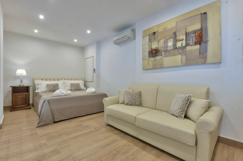 APARTMENT TWO BEDROOMS Room, Palazzo Violetta, Malta