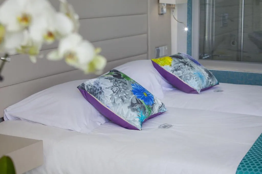 Double or Twin GARDEN VIEW Room, King Evelthon Beach Hotel & Resort, Cyprus