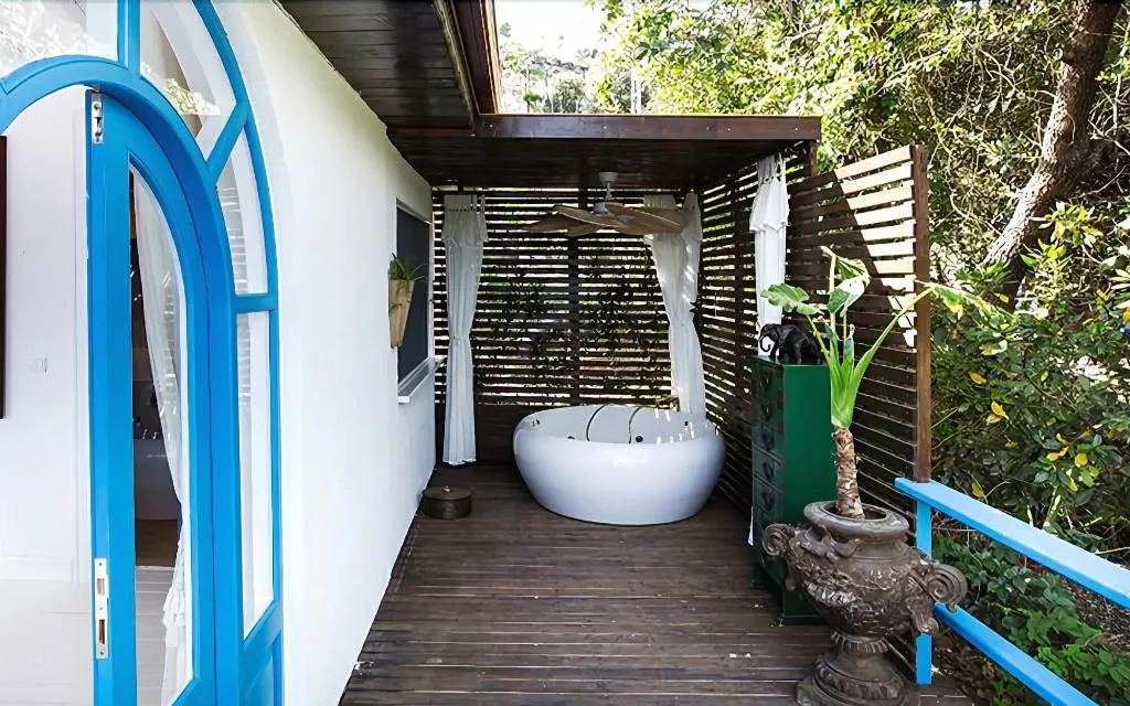 Room, Sabrina's Haus, Dalaman