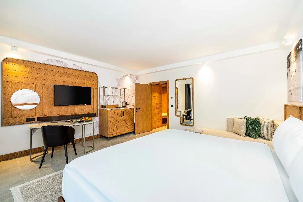 JUNIOR SUITE DELUXE Room, Sirene Belek Hotel, Antalya