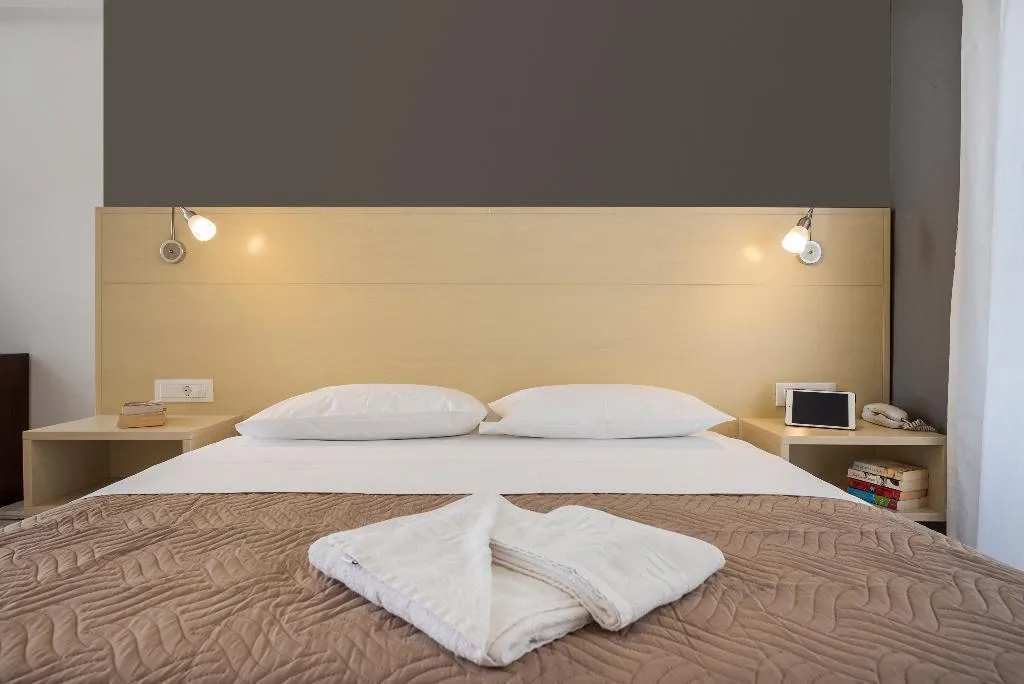 STUDIO CLASSIC QUEEN BED Room, Esplanade Apartments, Crete