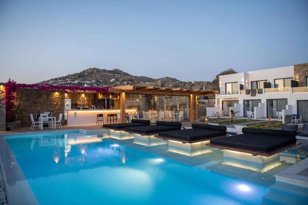 Sports and Entertainment, Bianco A Nero, Mykonos