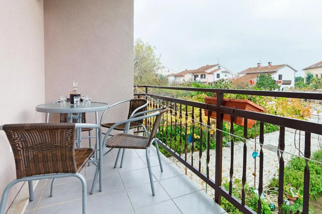 APARTMENT CAPACITY 2 Room, Apartments Silvija, Istria