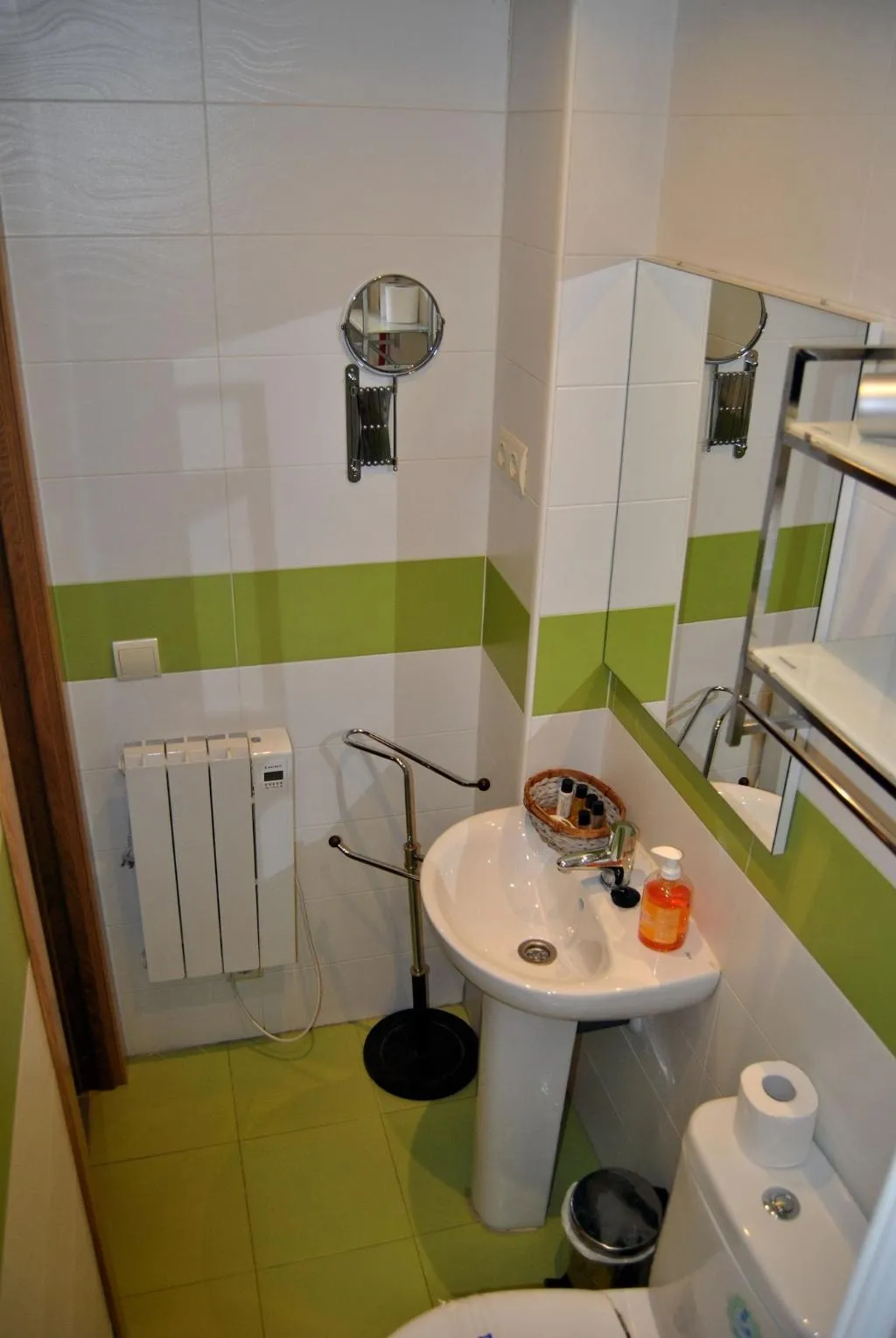 Room, Apartahotel Collarubio, Madrid