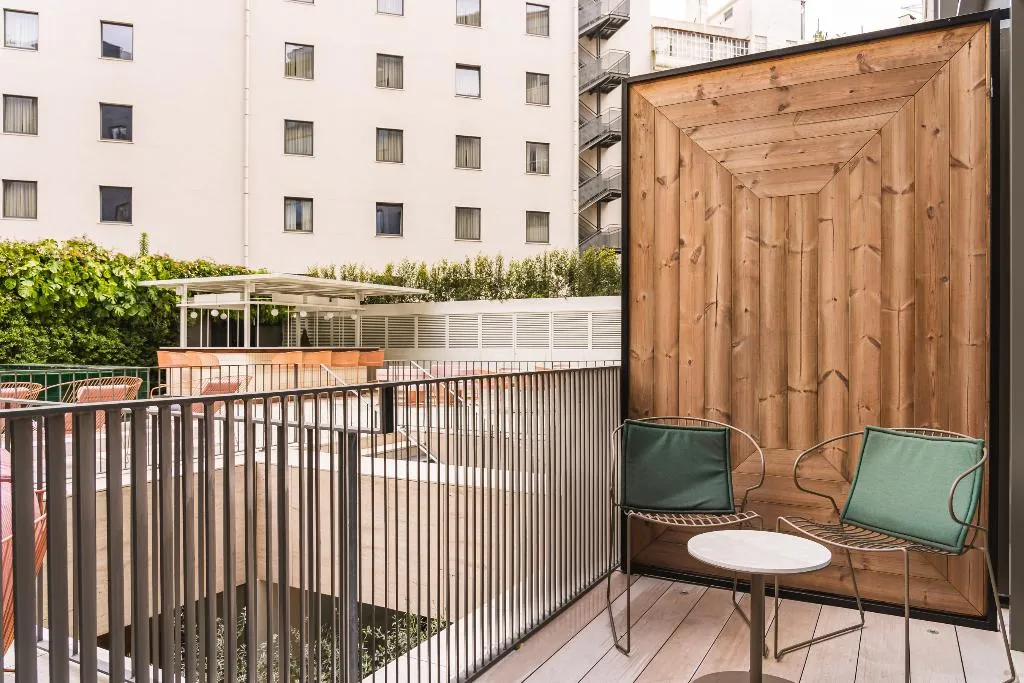 DOUBLE WITH BALCONY Room, Luster Hotel, Lisbon