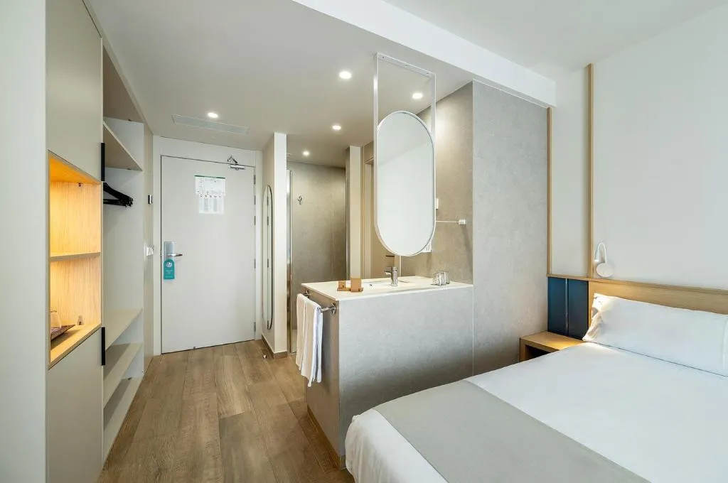 TRIPLE STANDARD Room, Port Alicante - Playa de San Juan, Costa Blanca