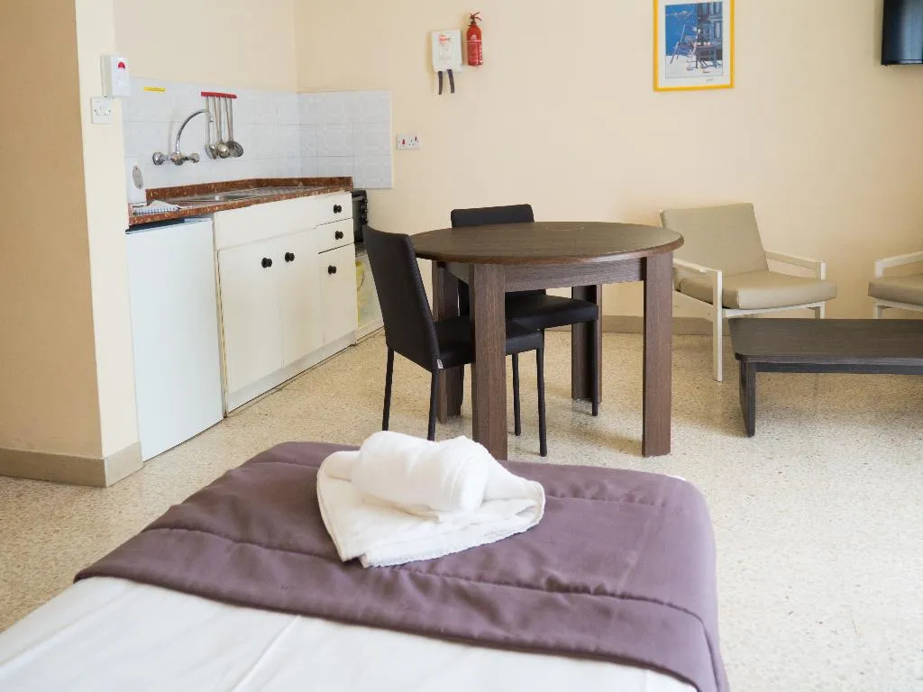 STUDIO STANDARD Room, Mavina Hotel & Apartments, Malta