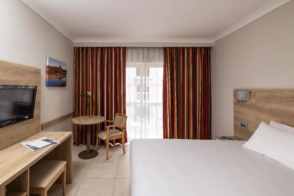 Double or Twin STANDARD Room, QAWRA Palace Resort & SPA, Malta