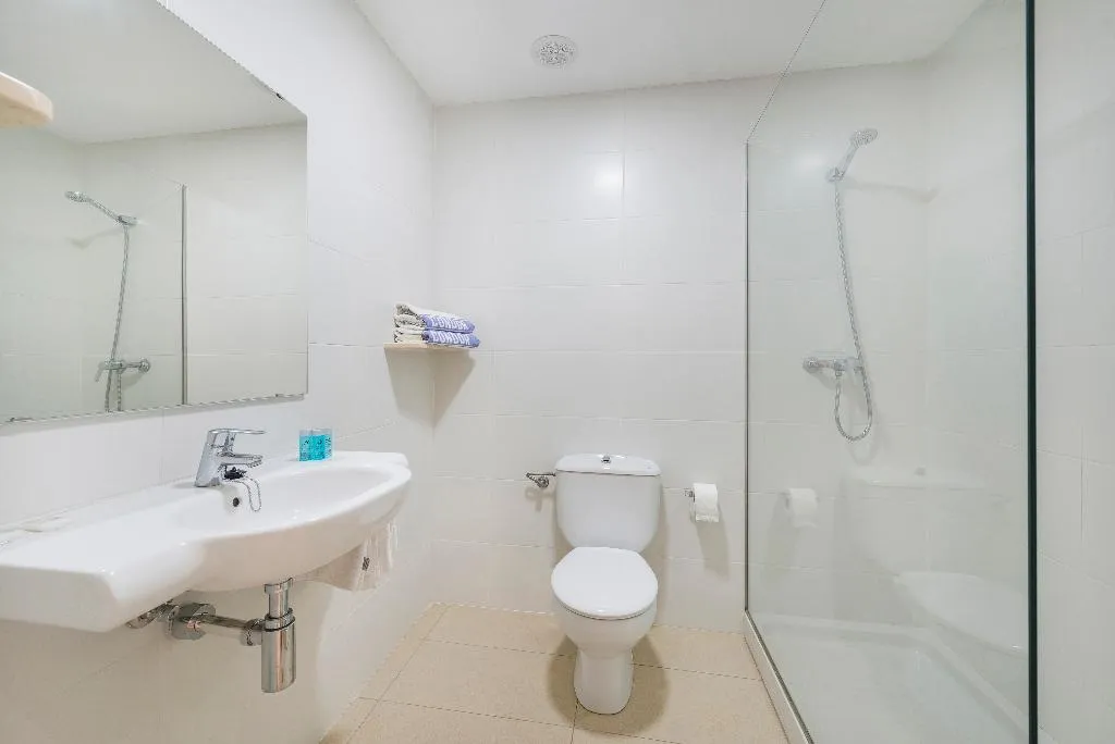 Room, Nura Condor, Majorca