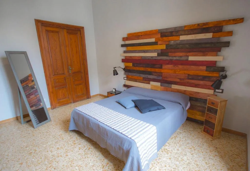 Room, Sanfelice, Naples