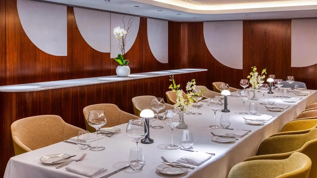 Restaurant, Queen Elizabeth 2, Dubai