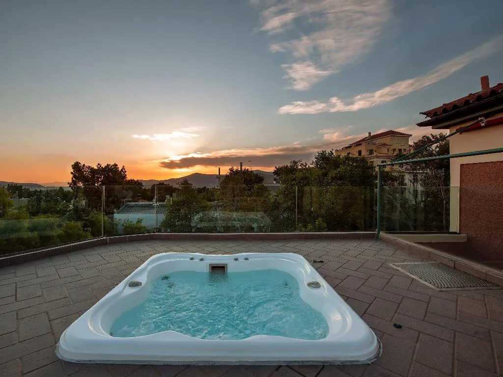SUITE WITH JACUZZI Room, The Kefalari Suites, Athens