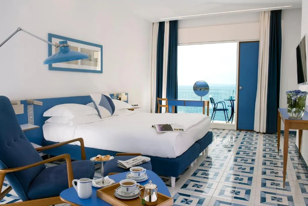 DOUBLE DELUXE SEA VIEW Room, Parco Dei Principi, Naples