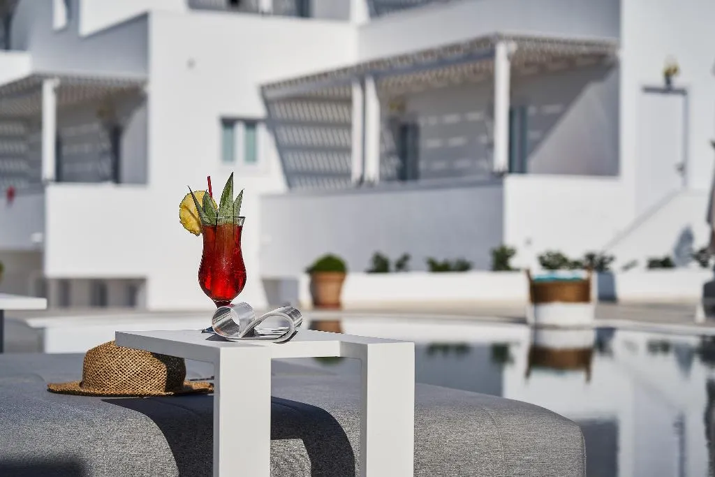 Bar, Petri Suites, Santorini