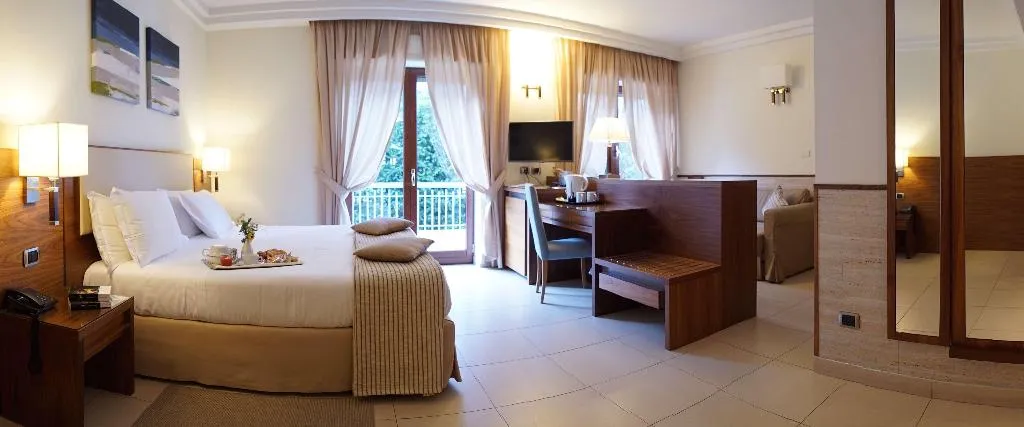 Room, Suites & Residence Hotel, Naples