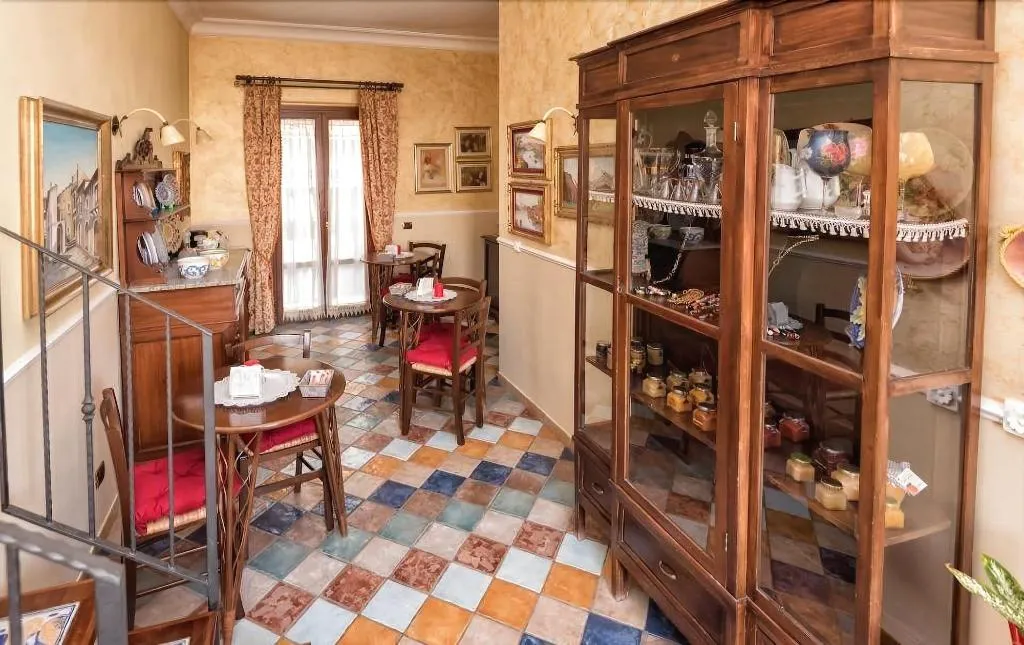 Restaurant, B B Il Nascondiglio Di Esta A, Catania