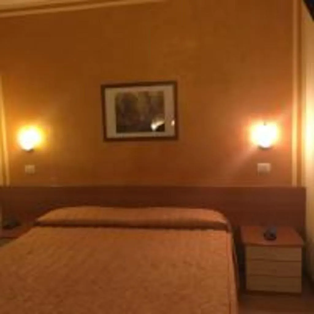Room, Hotel Nuovo Rondo   Sesto San Giovanni, Milan