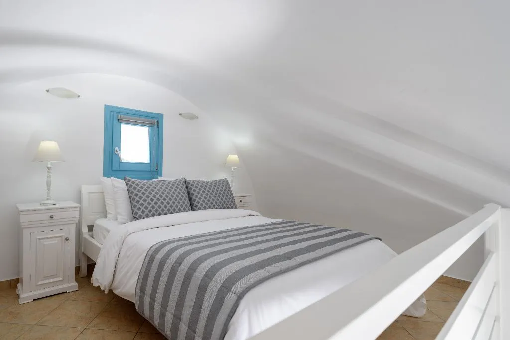 FAMILY ROOM TWO BEDROOMS Room, Kalestesia Suites, Santorini