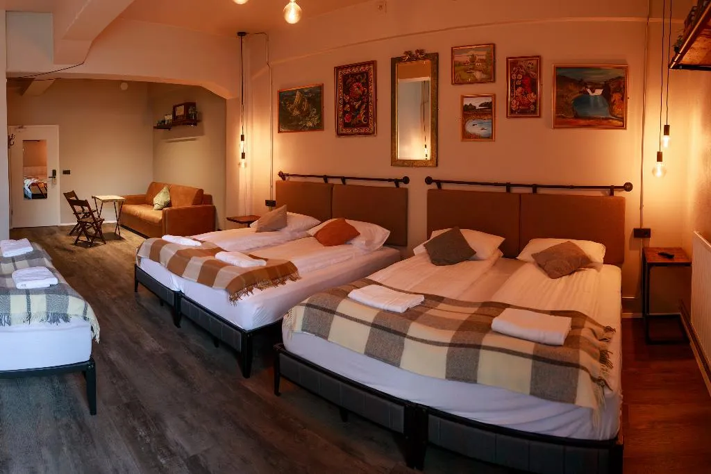 FAMILY ROOM CAPACITY 8 Room, Kex Hostel, Reykjavik