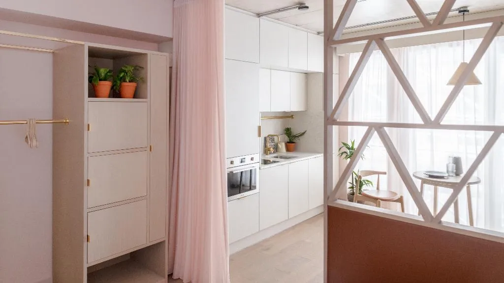 STUDIO ONE BED Room, Zanzibar Locke, Ha'Penny Bridge, Dublin
