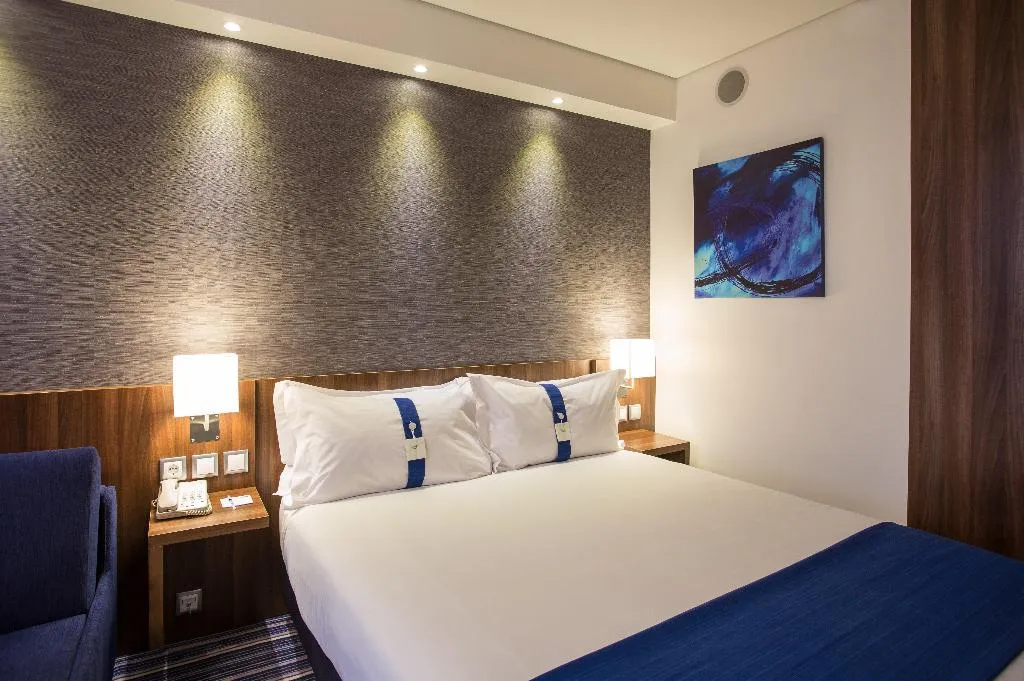 DOUBLE WITH DOUBLE BED Room, Holiday Inn Express Lisbon Airport, Lisbon